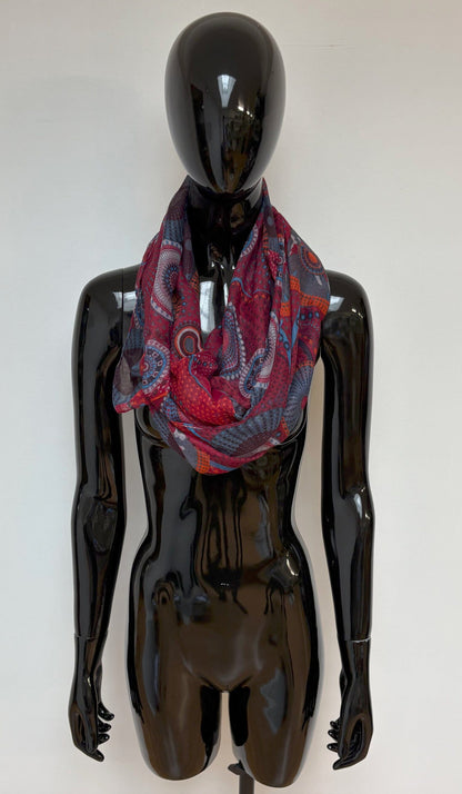 Écharpe enroulée foulard 